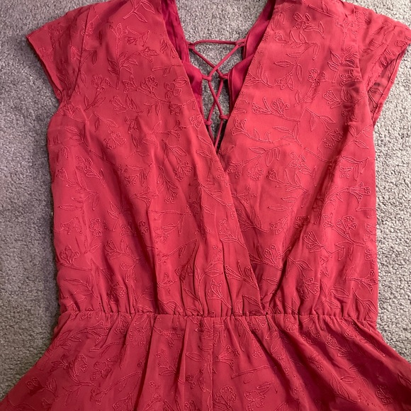 Lovers and friends red floral romper tie back small - Picture 2 of 6